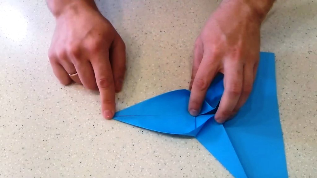 Как сделать самолет из бумаги на 100 метров полета